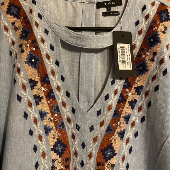 NWT Miss Me ladies light blue top, with embroidery around the neck and front - Picture 4 of 8